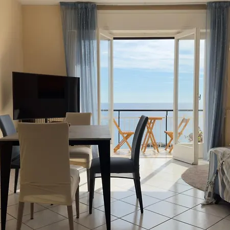 Riviera Sea Views From Every Апартаменты