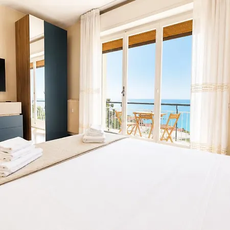 Riviera Sea Views From Every Apartmán Ospedaletti